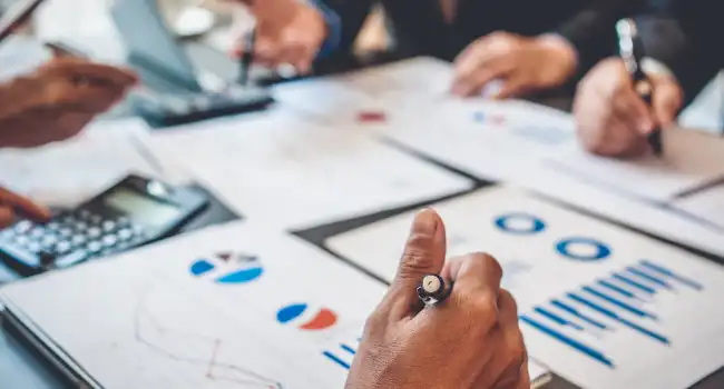 Bachillerato en Administración de Empresas Presencial_2_Imagen programa_650 x 350_2